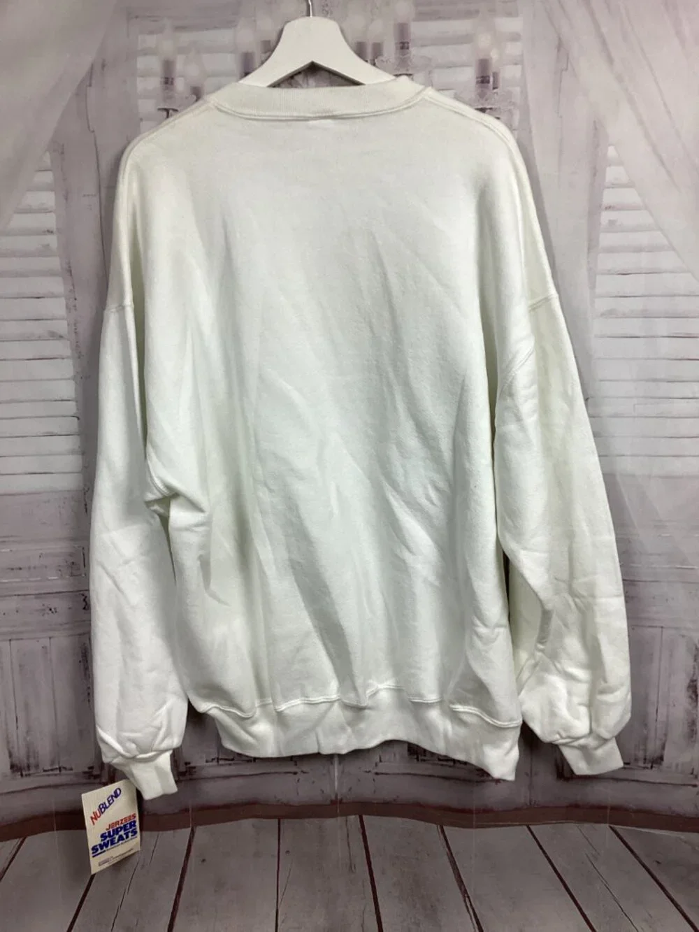Vintage White Jerzees Crewneck Sweatshirt Gold Embroidery Merry Christmas NWT 2x - Picture 6 of 8